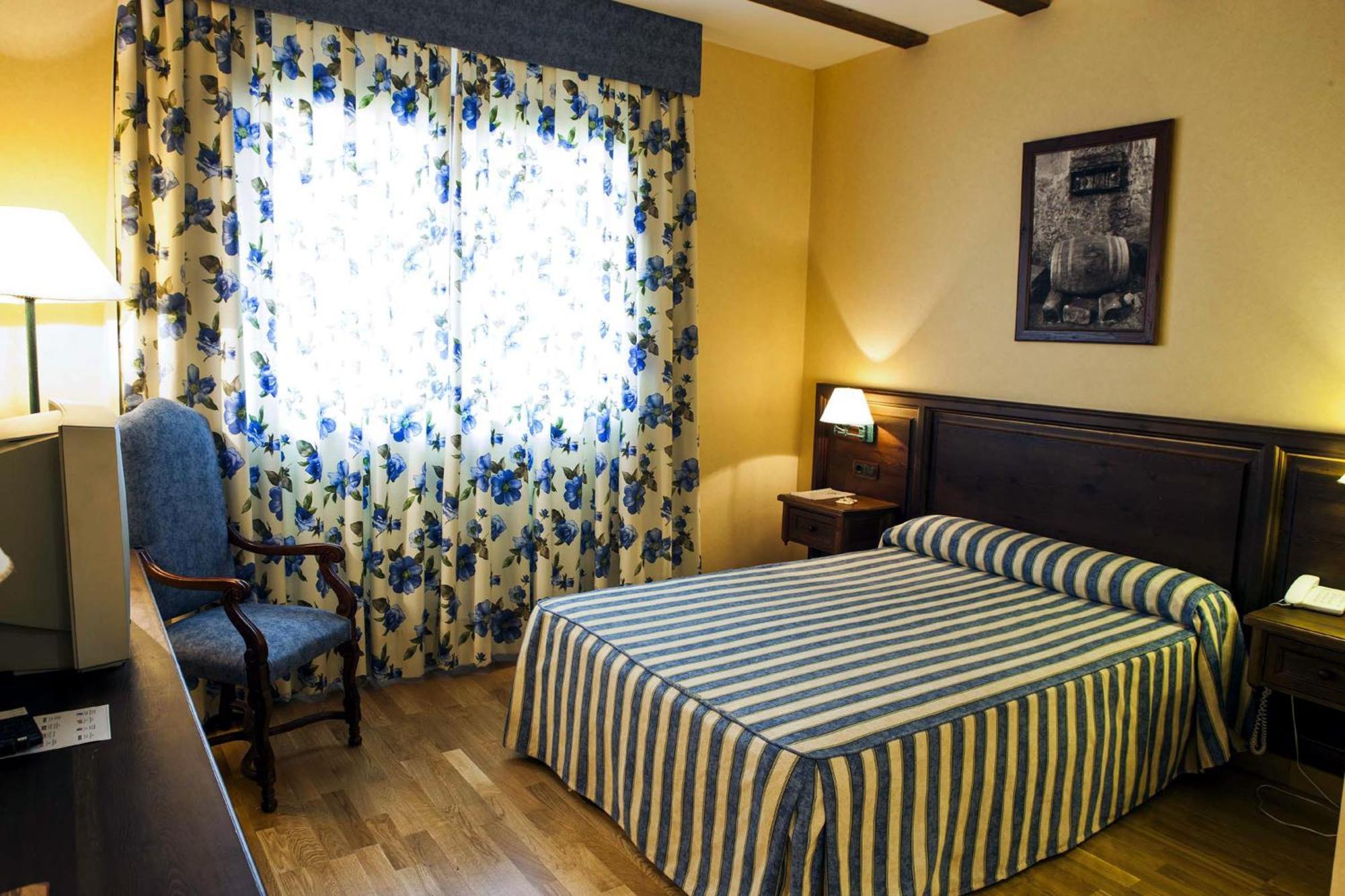 Hotel Spa Tudanca Aranda Fuentespina الغرفة الصورة